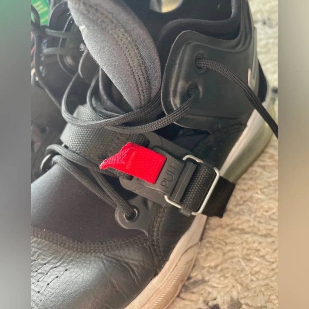 Nike Air Force 270 Sneakers Black and Red with Straps - Mens